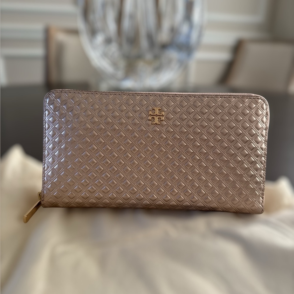 Tory Burch Marion Rose Gold Metallic Embossed Leather Zip Around Wallet. EUC